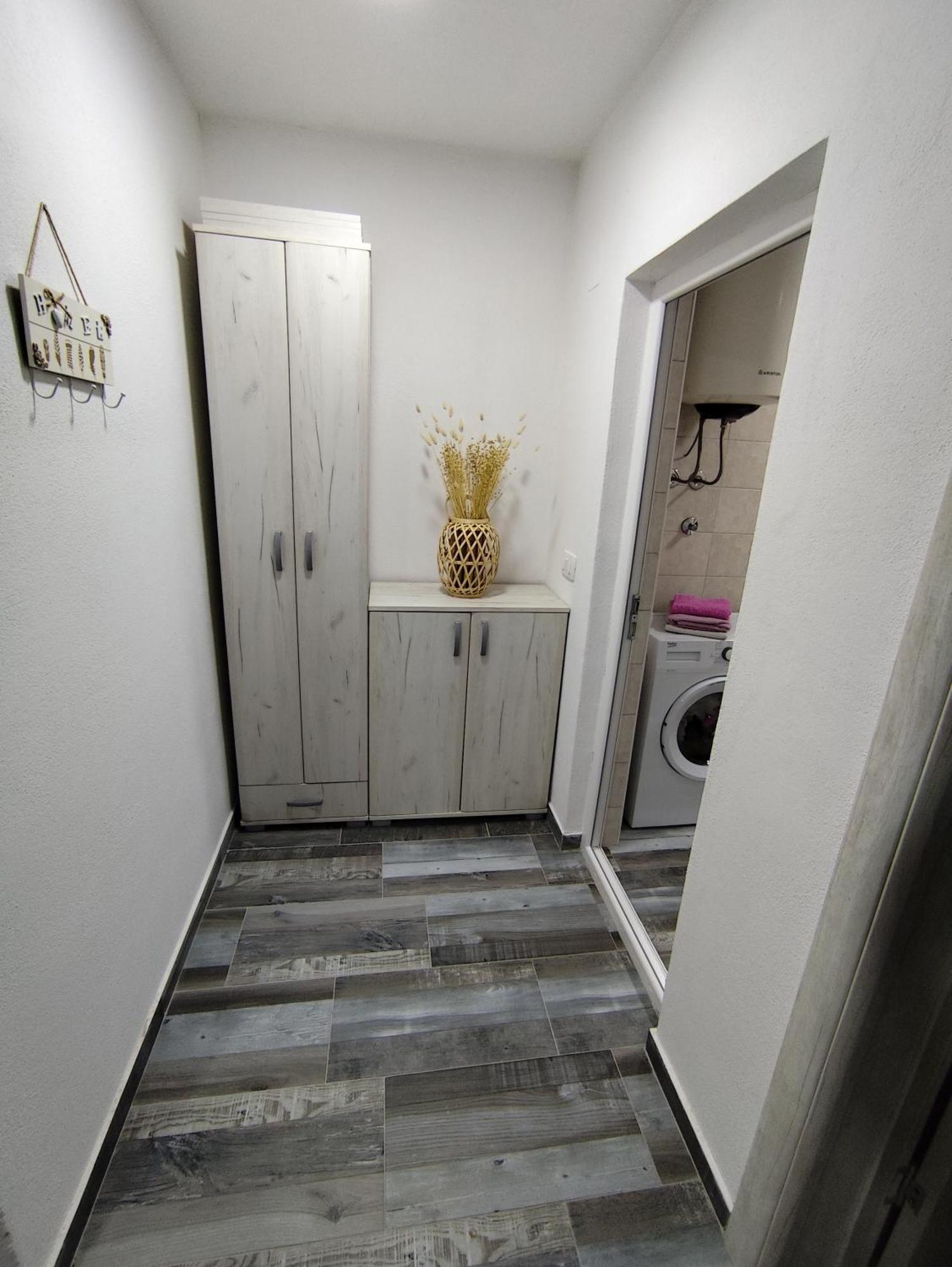 Apartment Apollon Bar