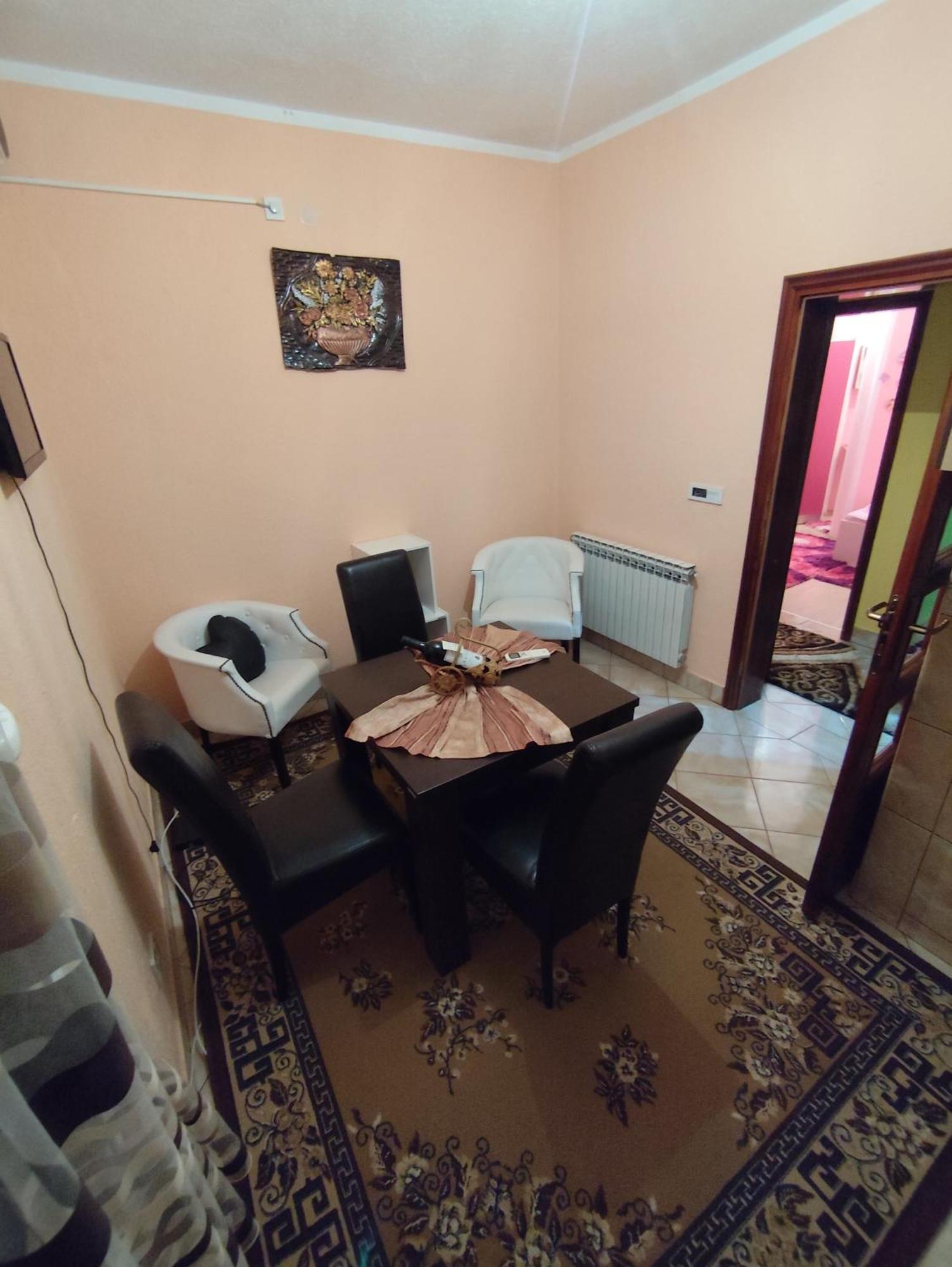 Apollon Apartment *